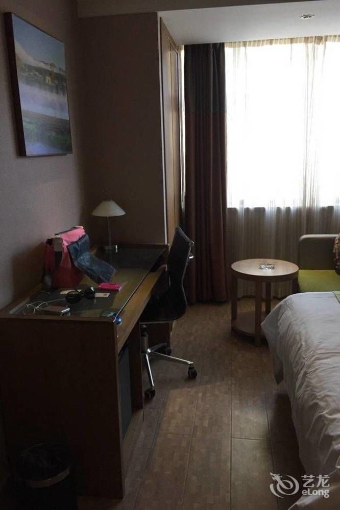 Hanting Express Pudong Airport Hotel