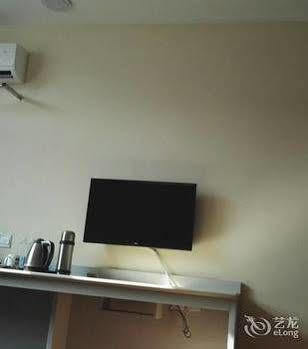 Hotel Hanting Express Pudong Airport 2*